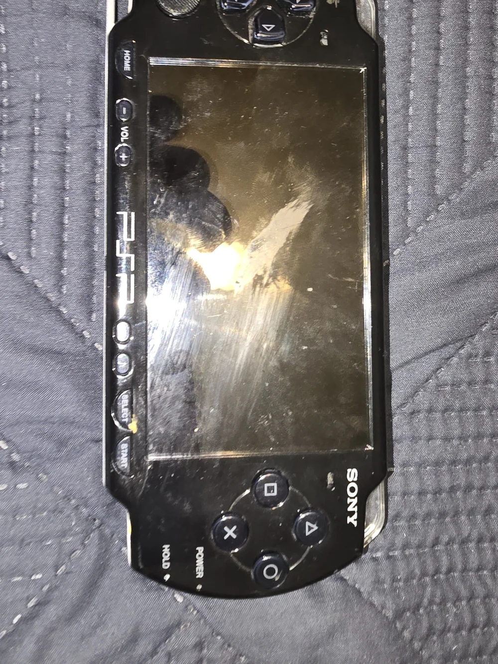 Boken Sony PSP Portable Gaming Console For Parts. Cracked Screen! Pls Read